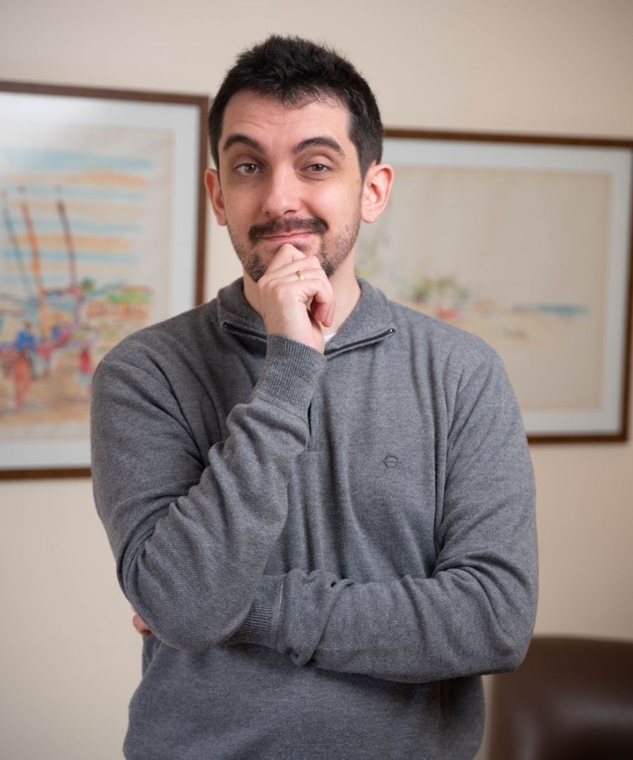 Marcelo Zwonok psicólogo em seu consultório em Porto Alegre